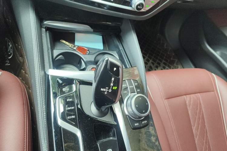 Used BMW 5 Series 2022 Restyled 525Li M Sport Package
