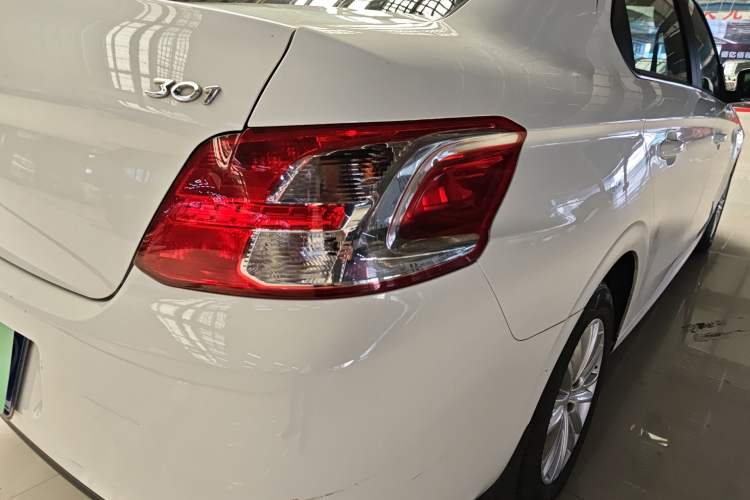 Used Peugeot 301 2016 1.6L Manual Comfort Edition Right Rear Taillight