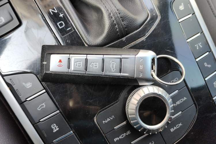 Used Wey VV7 2017 2.0T Flagship Model Vehicle Key