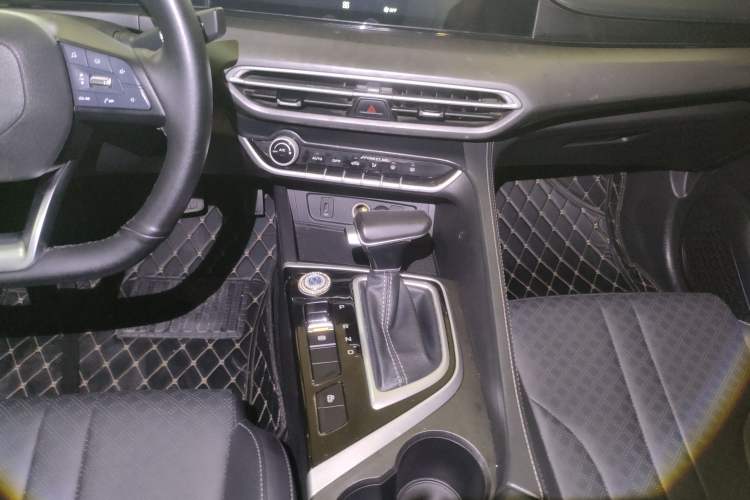 Used CHANGAN Eado 2021 PLUS 1.6L GDI CVT Luxury Model Gear Lever