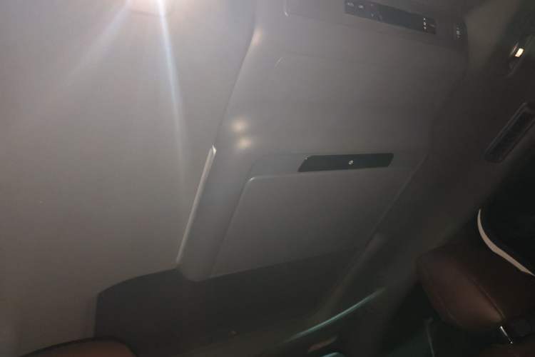 Used Toyota Granvia 2024 2.5L Hybrid Prestige PLUS Four-Wheel Drive Version Headliner