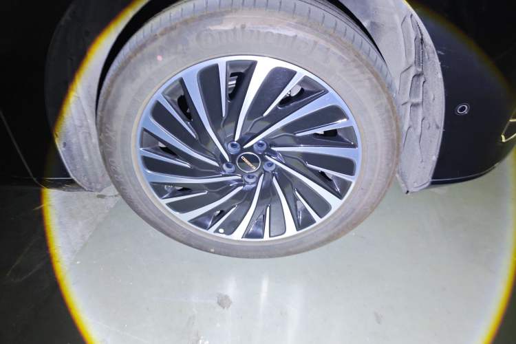 Used EXEED Star Era ET 2025 Extended-Range 265 Pro Two-Wheel Drive High-Speed Driver Assistance Right Front Wheel Hub