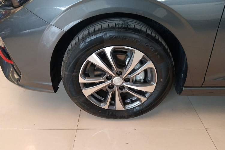 Used CHANGAN Eado 2024 PLUS Blue Whale NE 1.4T GDI DCT High-Energy Edition Left Front Wheel Hub