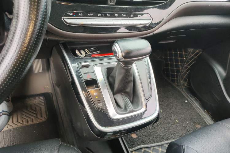 Used GAC Trumpchi M6 2019 270T Automatic Prestige Edition (7-seater) China V Standard Gear Lever