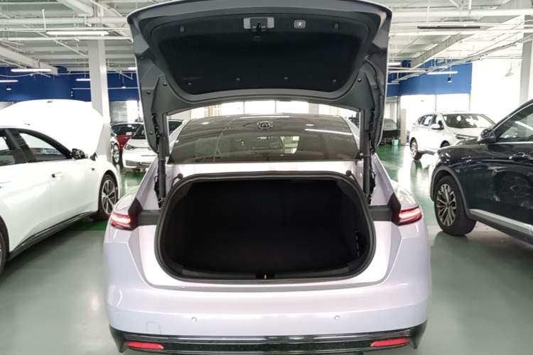 Used Nio ET5 2025 75 kWh