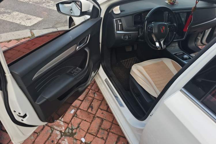 Used Roewe i6 New Energy 2017 45T Hybrid Connect & Smart Enjoyment Edition
