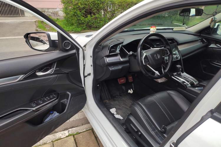 Used Honda Civic 2016 220TURBO CVT Prestige Edition
