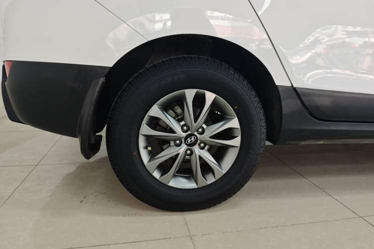 Used Hyundai ix35 2015 2.0L Automatic 2WD Smart Type China IV