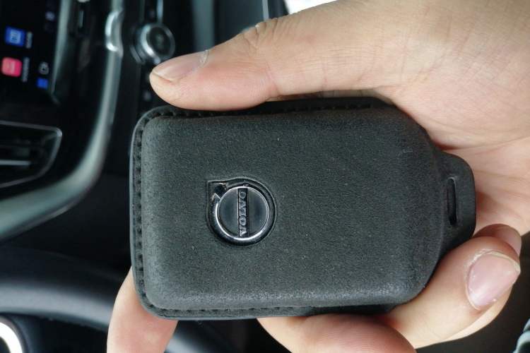 Used Volvo XC60 2023 B5 4x4 Smart Luxury Edition Interior 1