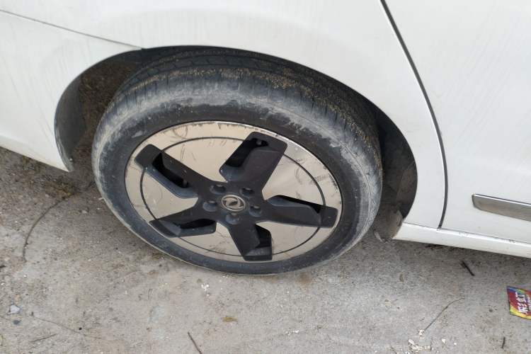 Used Dongfeng Aeolus E70 2023 500 Smart Version Lithium Iron Phosphate 48.6 kWh 110 kW