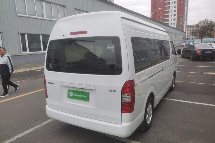 Used Jinbei Hiace 2018 2.4L Dashishi L Manual 14-Seater Luxury Version 4RB2