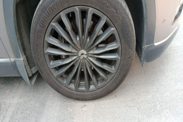 Used Nio ES8 2022 100 kWh Six-Seater Version Right Front Wheel Hub