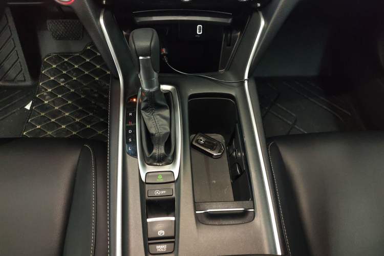 Used Honda Inspire 2019 260TURBO Elegant Edition China VI Emission Standard Gear Lever