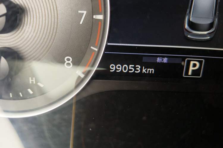 Used Infiniti QX50 2020 2.0T Two-Wheel Drive Fashion Edition Odometer Close Up