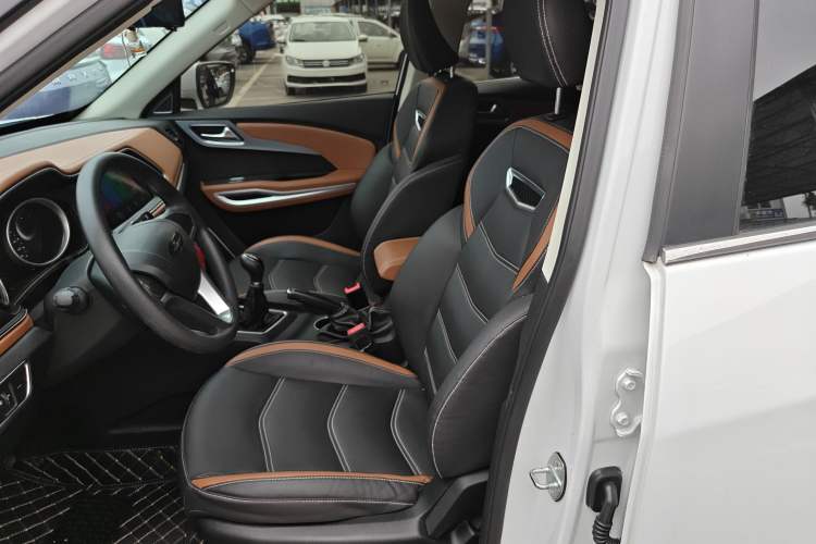 Used Zotye T300 2023 T300L 1.5L Manual Standard Edition