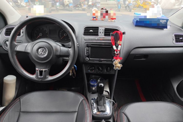 Used Volkswagen Polo 2011 1.6L Automatic ZhiShang Version Center Console