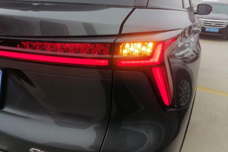 Used Changan CS75 PLUS 2024 3rd Generation Champion Edition 1.5T Intelligent Drive Dynamic Model
