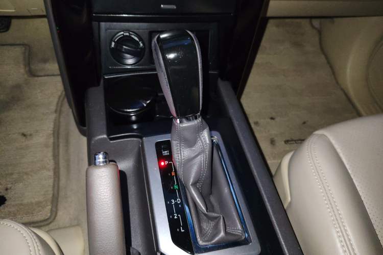 Used Toyota Prado 2015 2.7L TXL Middle East Version Gear Lever