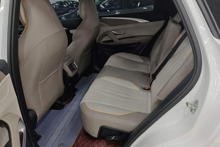 Used BYD Song Pro New Energy 2023 Champion Edition DM-i 71KM Navigation Model
