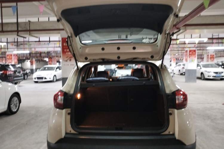 Used Renault Captur 2015 1.2T Automatic Comfort Edition Trunk