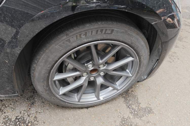 Used Tesla Model 3 2023 Rear-Wheel-Drive Version Right Front Wheel Hub