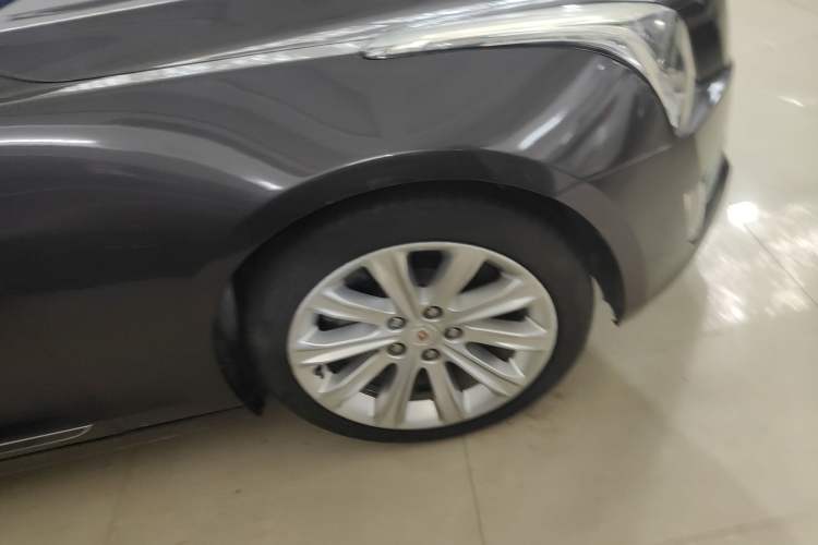 Used Cadillac ATS-L 2014 25T Comfort Model Right Front Wheel Hub