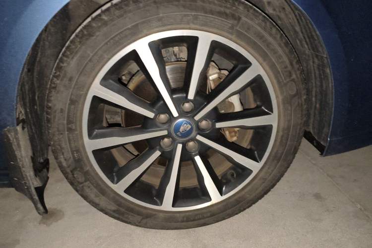 Used Roewe i6 New Energy 2017 45T Hybrid Connective Smart Luxury Edition
