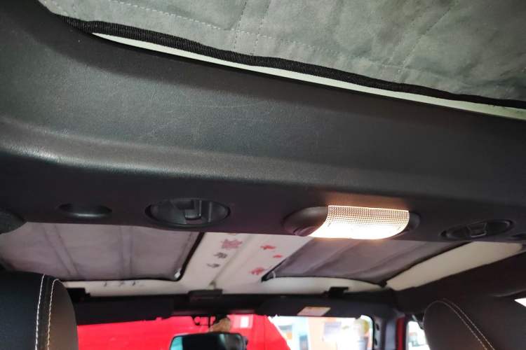 Used Jeep Wrangler 2015 3.0L Sahara Four-Door Comfort Edition