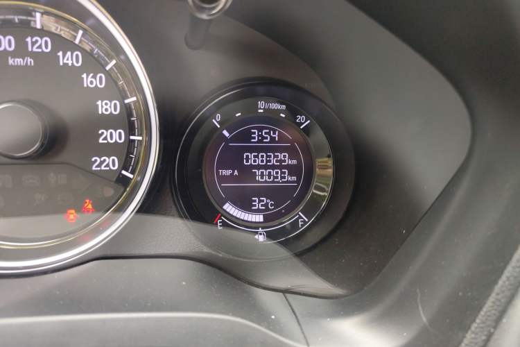 Used Honda XR-V 2017 1.8L EXi CVT Comfort Version Odometer Close Up