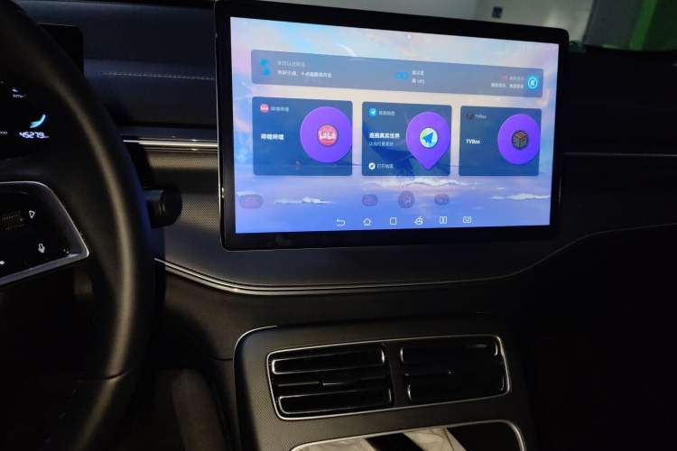 Used BYD Destroyer 05 2024 Honor Edition DM-i 120KM Luxury Model Audio And AC Panel