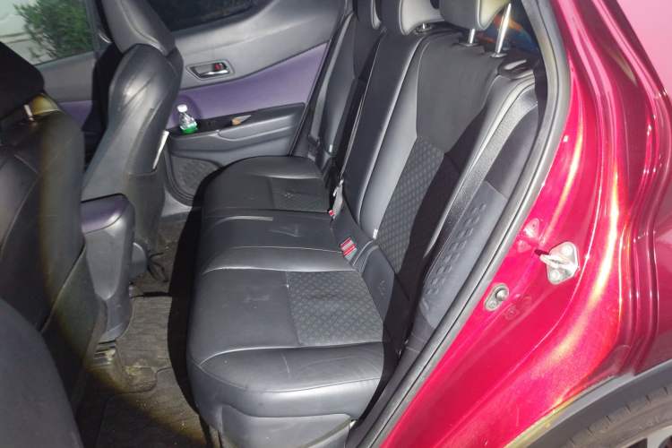 Used Toyota IZOA 2018 2.0L Yixuan Sunroof Version China V Standard Left Rear Seat