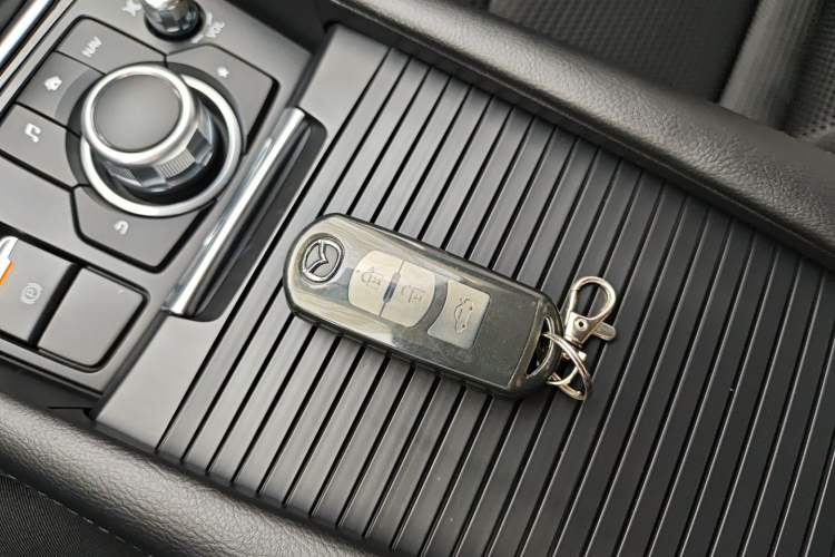 Used Mazda Mazda 3 Axela 2017 Sedan 1.5L Automatic Luxury Model Emission Standard China V
