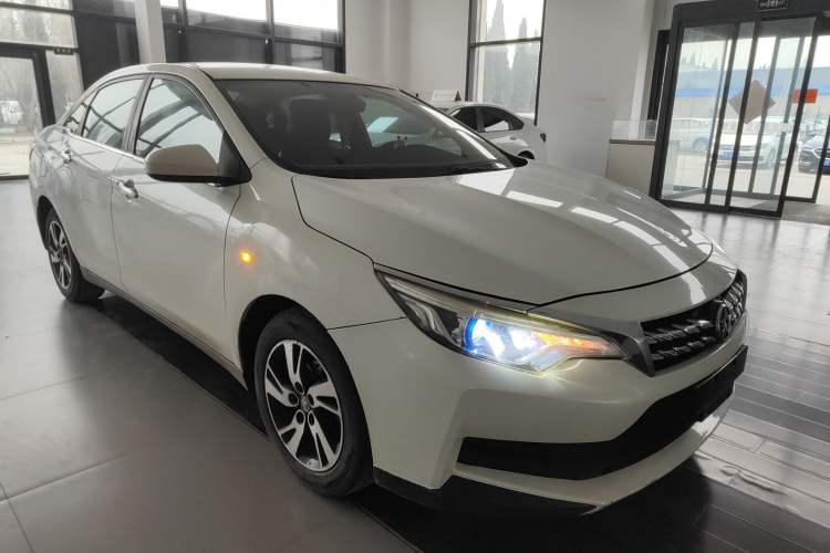 Used Venucia D60 2019 100 000 Glory 1.6L Entry Manual ChenShang Edition China VI