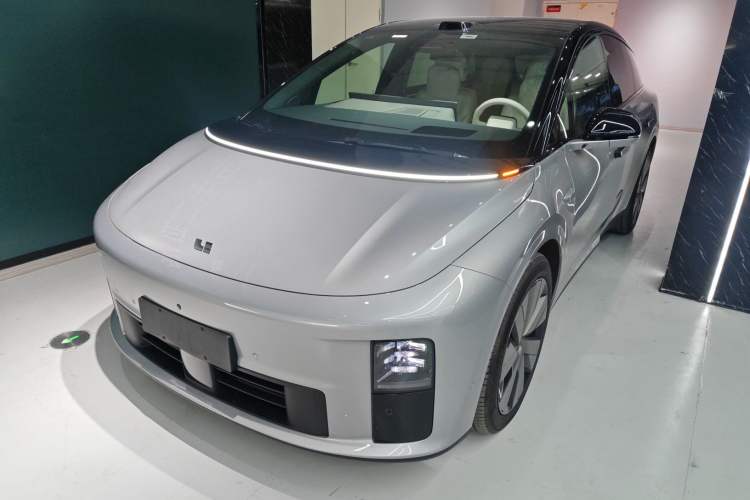 Used Li Auto i6 2025 Model Two-Wheel-Drive Standard Type