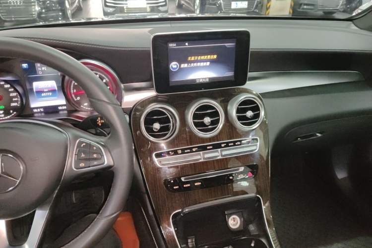 Used Mercedes-Benz GLC 2016 GLC 260 4MATIC Luxury Model Audio And AC Panel