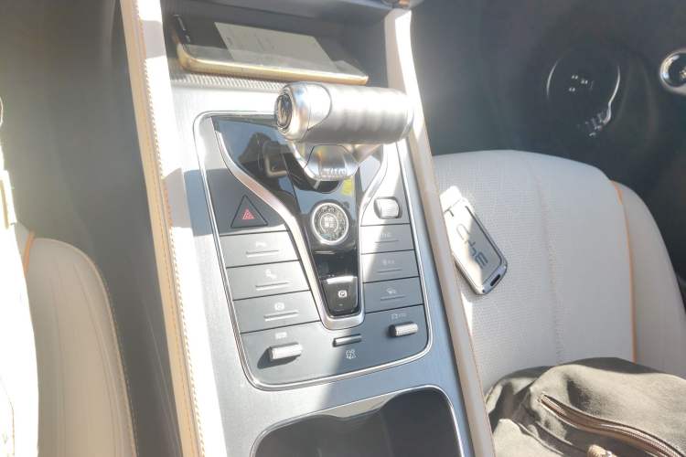 Used BYD Yuan PLUS 2024 Honor Edition 510KM Beyond Model Gear Lever