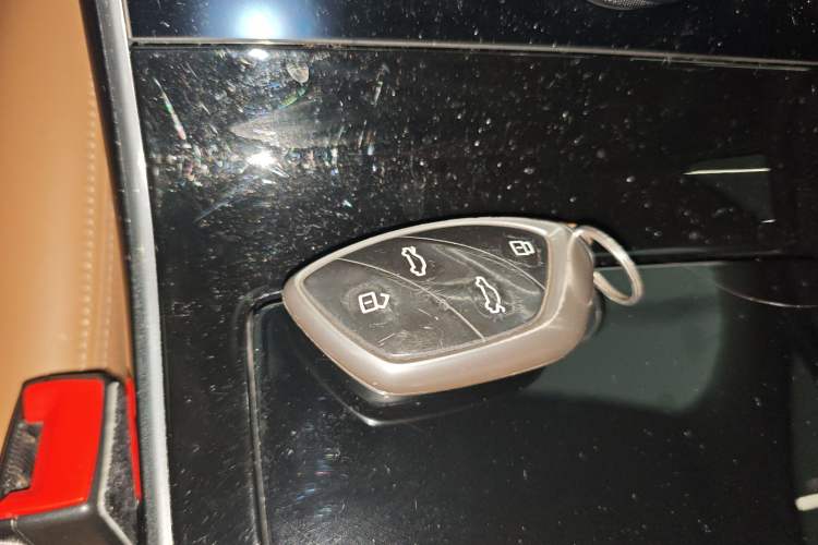 Used Roewe MARVEL X 2018 Rear-Drive Model Vehicle Key