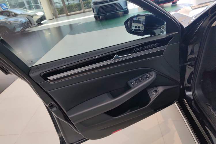 Used Volkswagen Phideon 2019 380TSI Two-Wheel Drive Business Edition China VI Standard