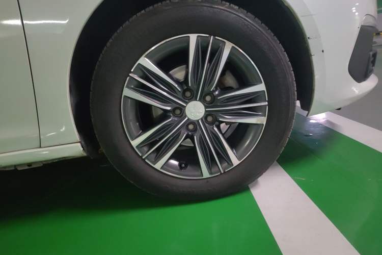 Used Peugeot 308 2016 1.6L Manual Fashion Edition Right Front Wheel Hub