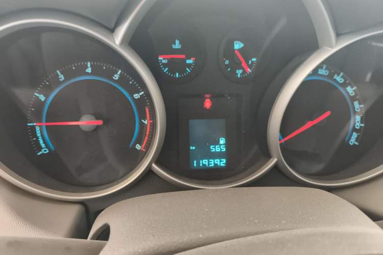 Used Chevrolet Cruze 2013 1.6L SL Sunroof Edition MT
