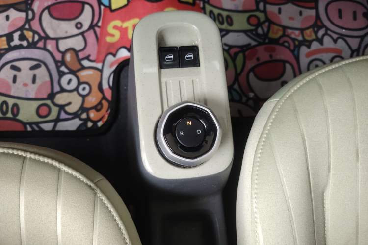 Used Geely Galaxy Panda 2023 Panda Mini 200km Dynamic Bear Gear Lever