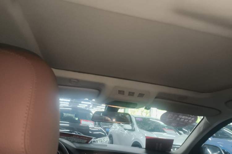 Used BMW 5 Series 2014 520Li Elegant Model
