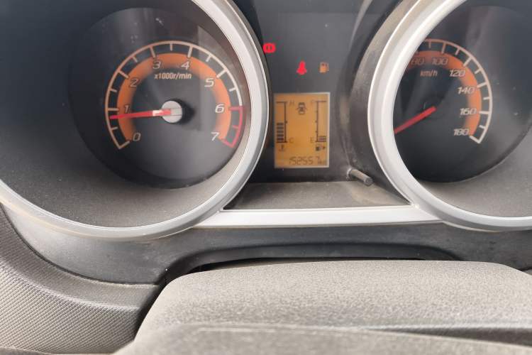 Used CHANGAN KAICHENG Ounuo S 2015 1.5L CNG Model Odometer Close Up