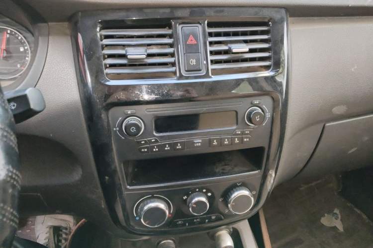 Used Wuling Rongguang V 2018 1.5L Standard Version