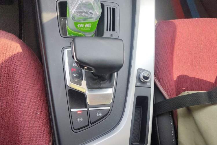 Used Audi A4L 2020 40 TFSI Fashion Dynamic Model Gear Lever