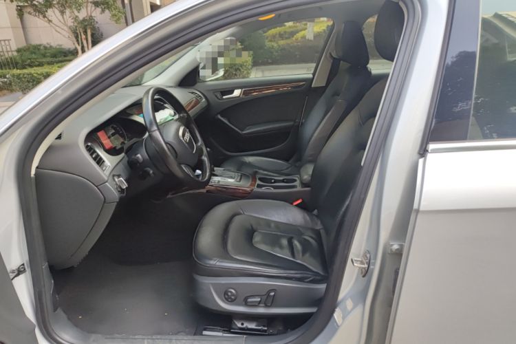 Used Audi A4L 2011 2.0 TFSI Comfort Model
