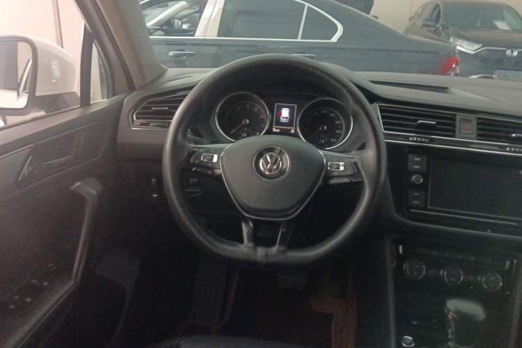 Used Volkswagen Tiguan L 2018 280TSI Automatic Two-Wheel Drive Comfort Edition