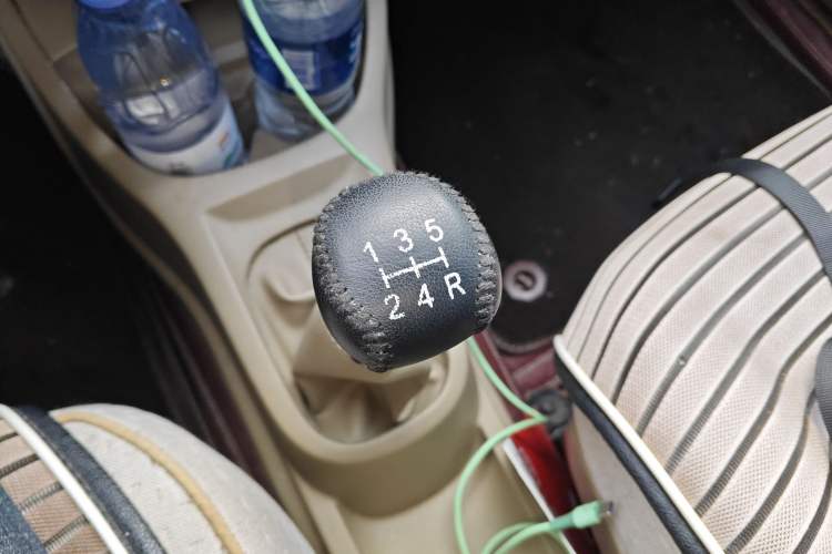 Used Nissan Livina 2010 Jingyue Edition 1.6L Manual All-Around Model