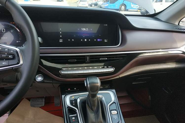 Used GAC Trumpchi M6 2023 PRO 270T DCT Luxury Edition Audio And AC Panel