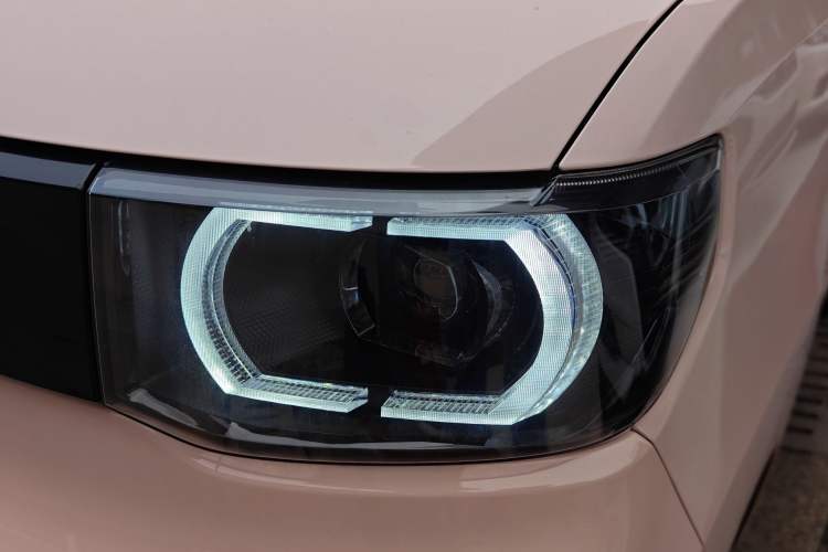 Used Wuling Hongguang MINIEV 2021 Macaron Premium Model – Lithium Iron Phosphate Left Front Headlight